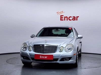 MERCEDES-BENZ E-CLASS - 2