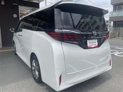 2025 Toyota ALPHARD — фото 3