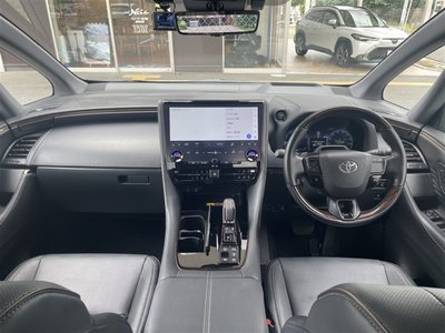 2025 Toyota ALPHARD — фото 9