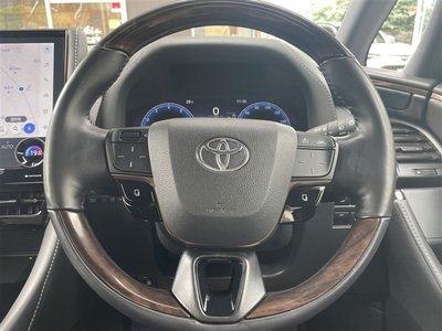 2025 Toyota ALPHARD — фото 10