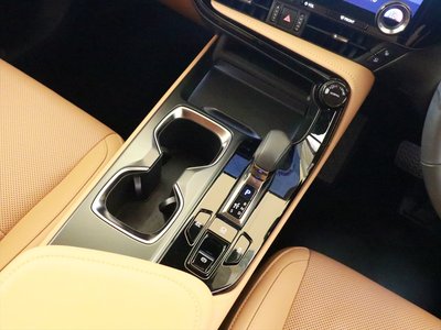 2024 Lexus NX — миниатюра 18