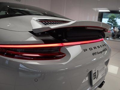 PORSCHE 911 - 9