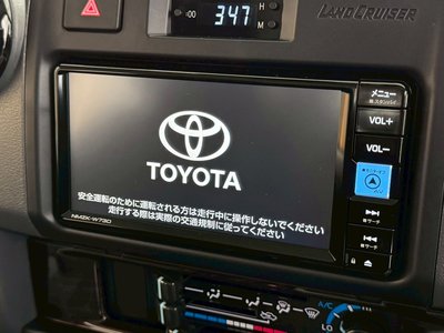 TOYOTA LAND CRUISER 70 - 6