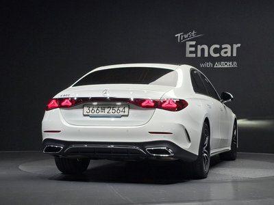 MERCEDES-BENZ E-CLASS - 3