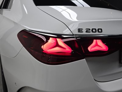 MERCEDES-BENZ E-CLASS - 10