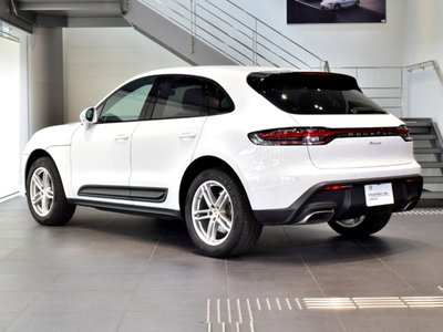 PORSCHE MACAN - 3