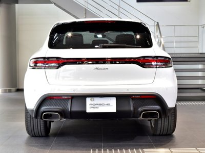 PORSCHE MACAN - 4