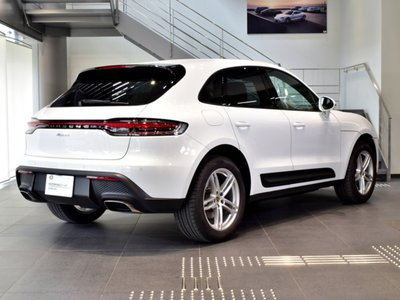 PORSCHE MACAN - 5
