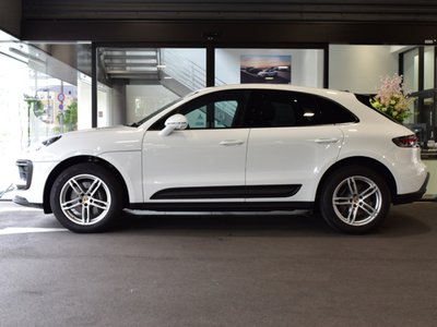 PORSCHE MACAN - 2