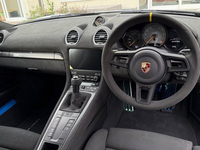 PORSCHE 718 CAYMAN GT4 RS - 5