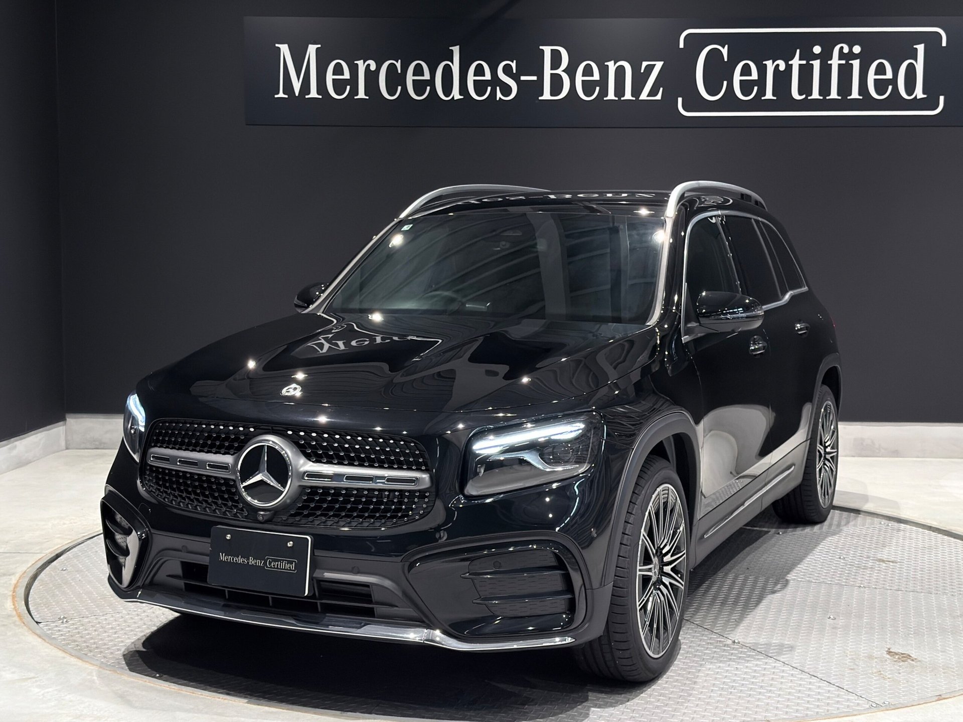 MERCEDES-BENZ GLB - View 1