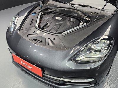 صورة 7 لـ 2018 Porsche PANAMERA
