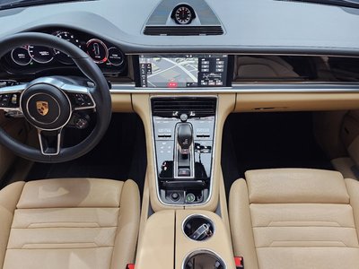 صورة 5 لـ 2018 Porsche PANAMERA