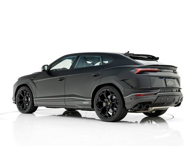 LAMBORGHINI URUS - 5