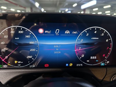 MERCEDES-BENZ E-CLASS - 8