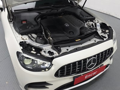 MERCEDES-BENZ E-CLASS - 7