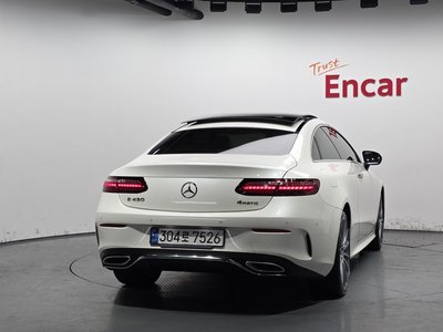 MERCEDES-BENZ E-CLASS - 4