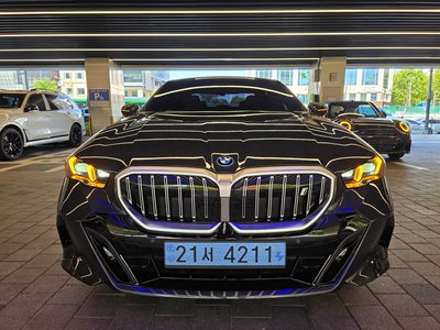 صورة 1 لـ 2026 BMW I5