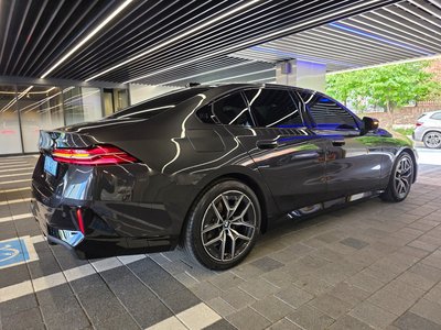 صورة 7 لـ 2026 BMW I5