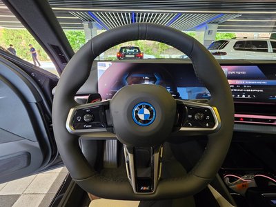صورة 8 لـ 2026 BMW I5