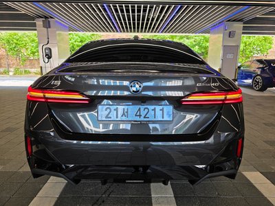 صورة 6 لـ 2026 BMW I5