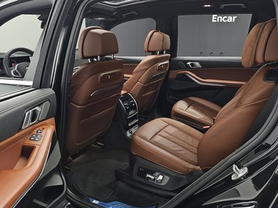 2025 BMW X7 缩略图 12