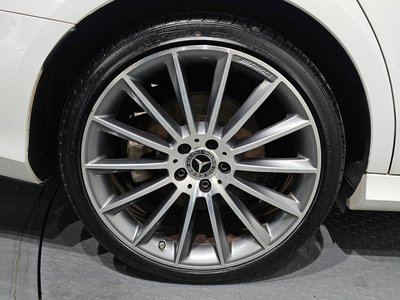 MERCEDES-BENZ E-CLASS - 6