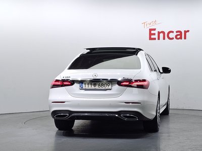 MERCEDES-BENZ E-CLASS - 3