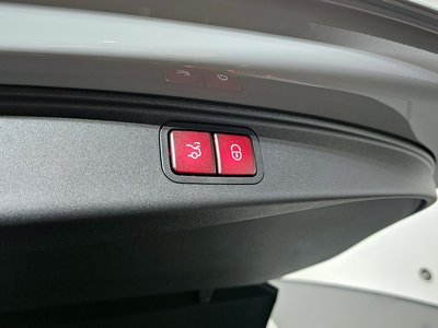 2025 Mercedes-BENZ GT AMG 缩略图 26