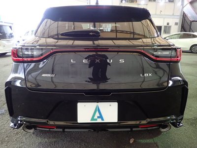 LEXUS LBX - 6