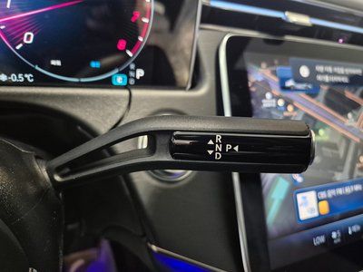 MERCEDES-BENZ E-CLASS - 9