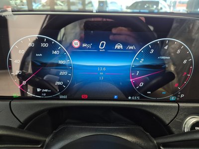 MERCEDES-BENZ E-CLASS - 8