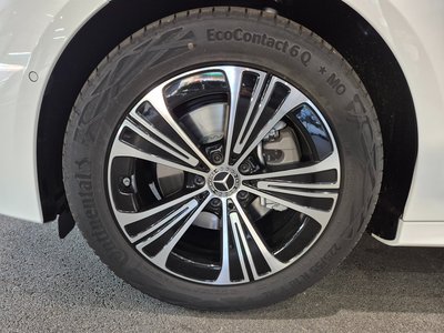 MERCEDES-BENZ E-CLASS - 6