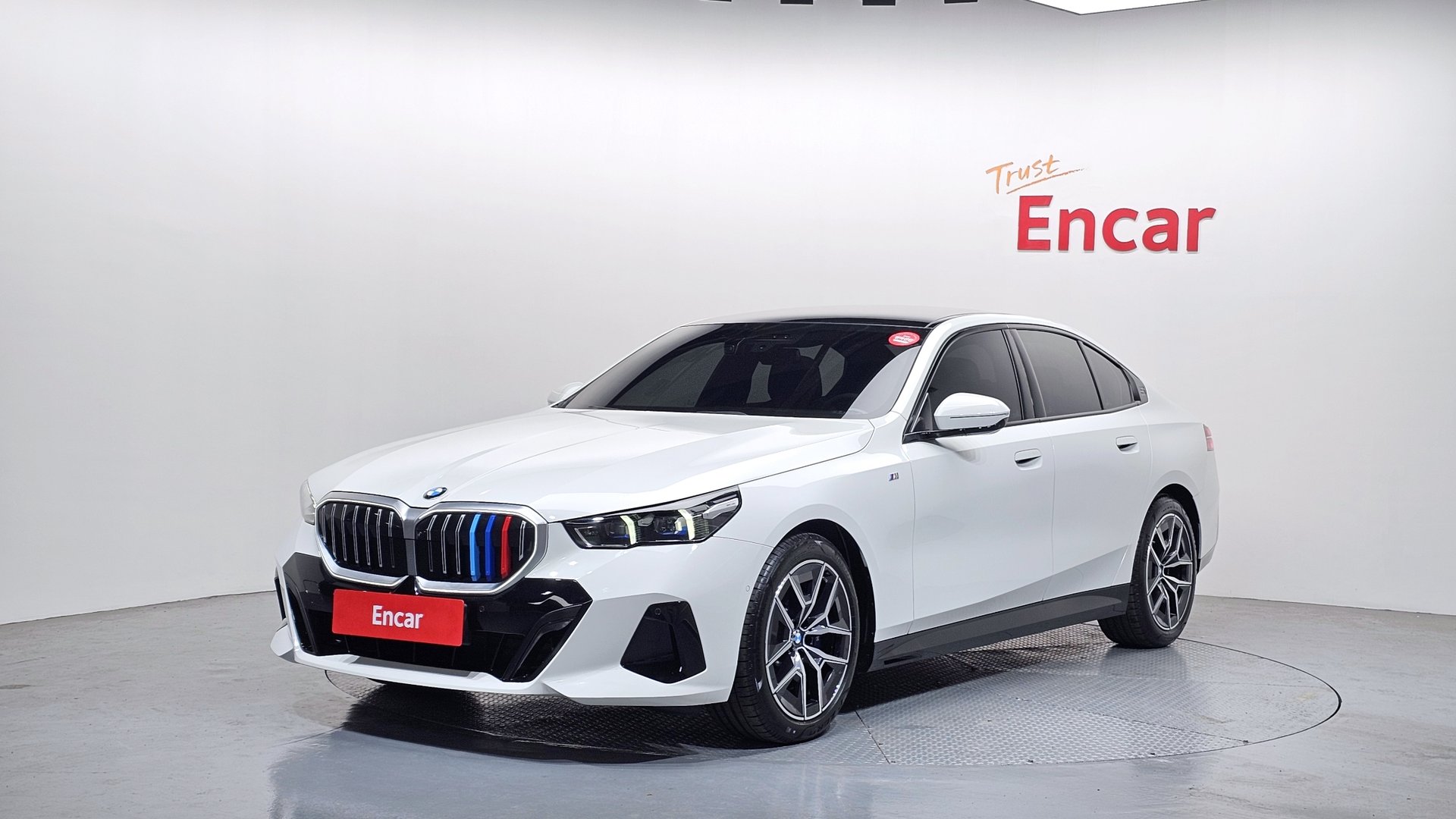 BMW 5 SERIES - View 1