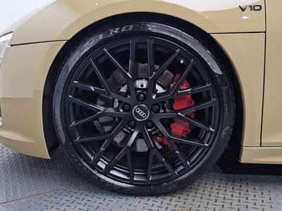 صورة 6 لـ 2017 AUDI R8
