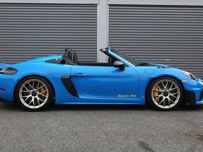 PORSCHE 718 SPYDER - 8