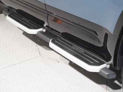 LAND ROVER DEFENDER - 7