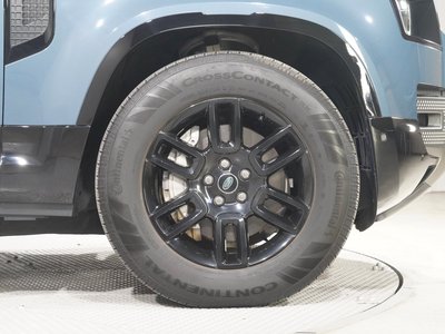 LAND ROVER DEFENDER - 9