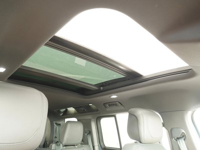 LAND ROVER DEFENDER - 6