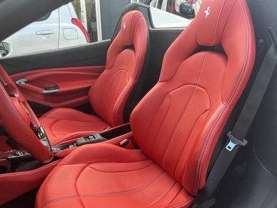 FERRARI F8 - 4