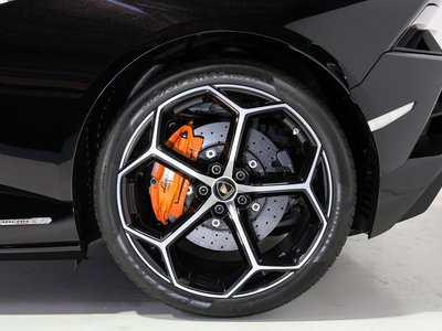 صورة 8 لـ 2020 Lamborghini HURACAN