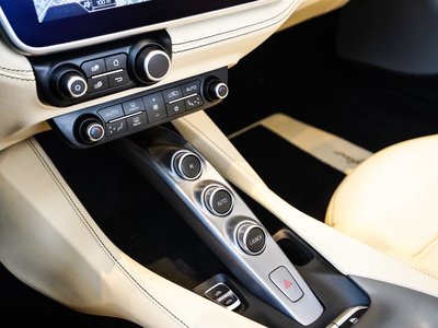 2019 Ferrari PORTOFINO thumbnail 18