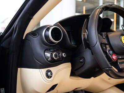 2019 Ferrari PORTOFINO thumbnail 15