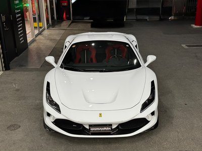 FERRARI F8 - 4