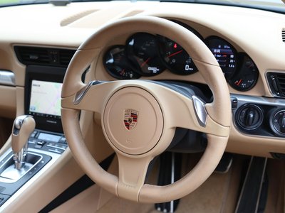 2012 Porsche 911 — миниатюра 13
