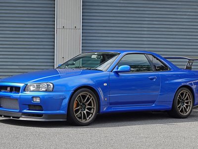 NISSAN SKYLINE GT-R