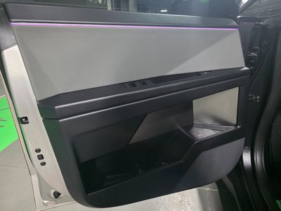 TESLA CYBERTRUCK - 8