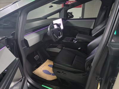TESLA CYBERTRUCK - 5