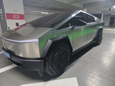 TESLA CYBERTRUCK - 4