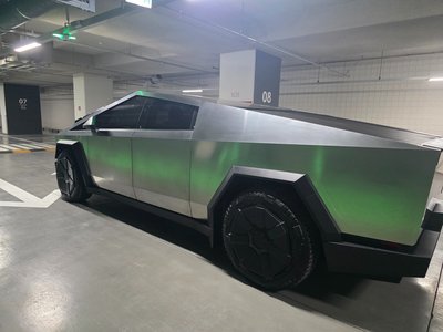 TESLA CYBERTRUCK - 6